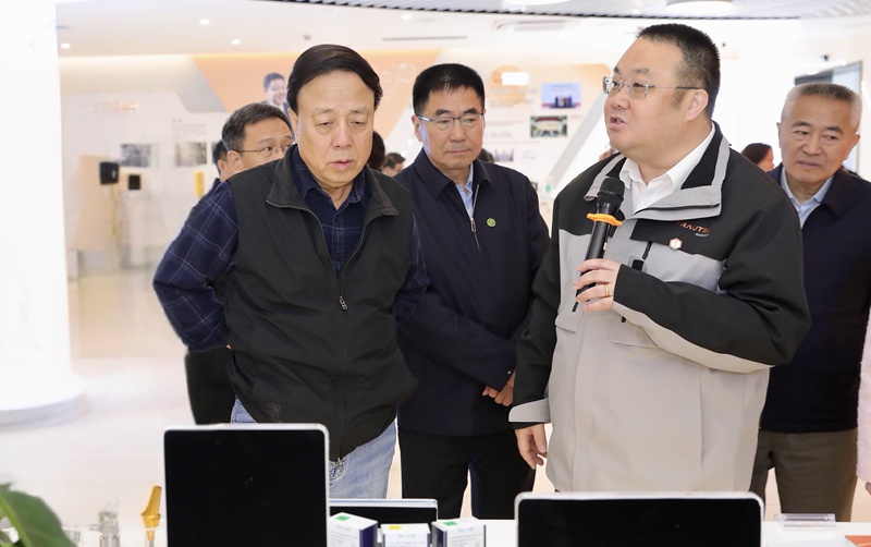 新闻 | 九三学社中央调研组莅临亚星yaxing登录平台医疗开展重点考察调研 